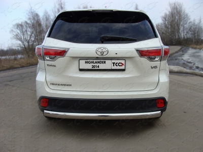 Защита заднего бампера овальная 75х42 мм ТСС для Toyota Highlander 2014-2016